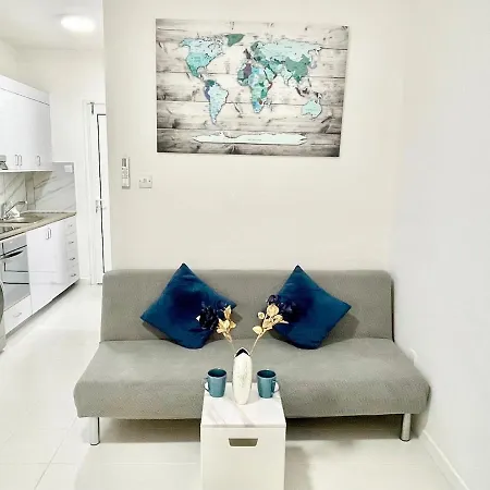 Silver Blu - Beachside - Location - Office Apartament