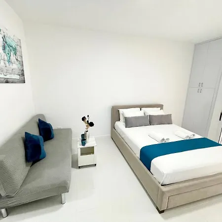 Silver Blu - Beachside - Location - Office Apartament *