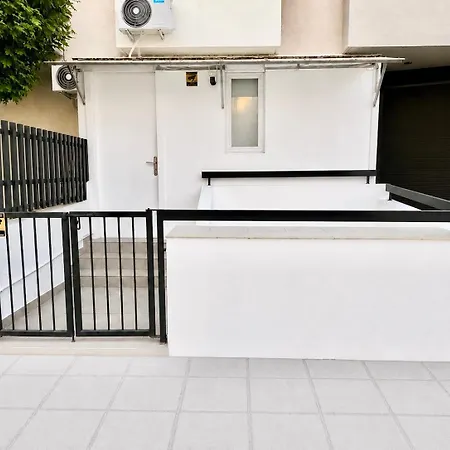 Silver Blu - Beachside - Location - Office Apartamento Limassol